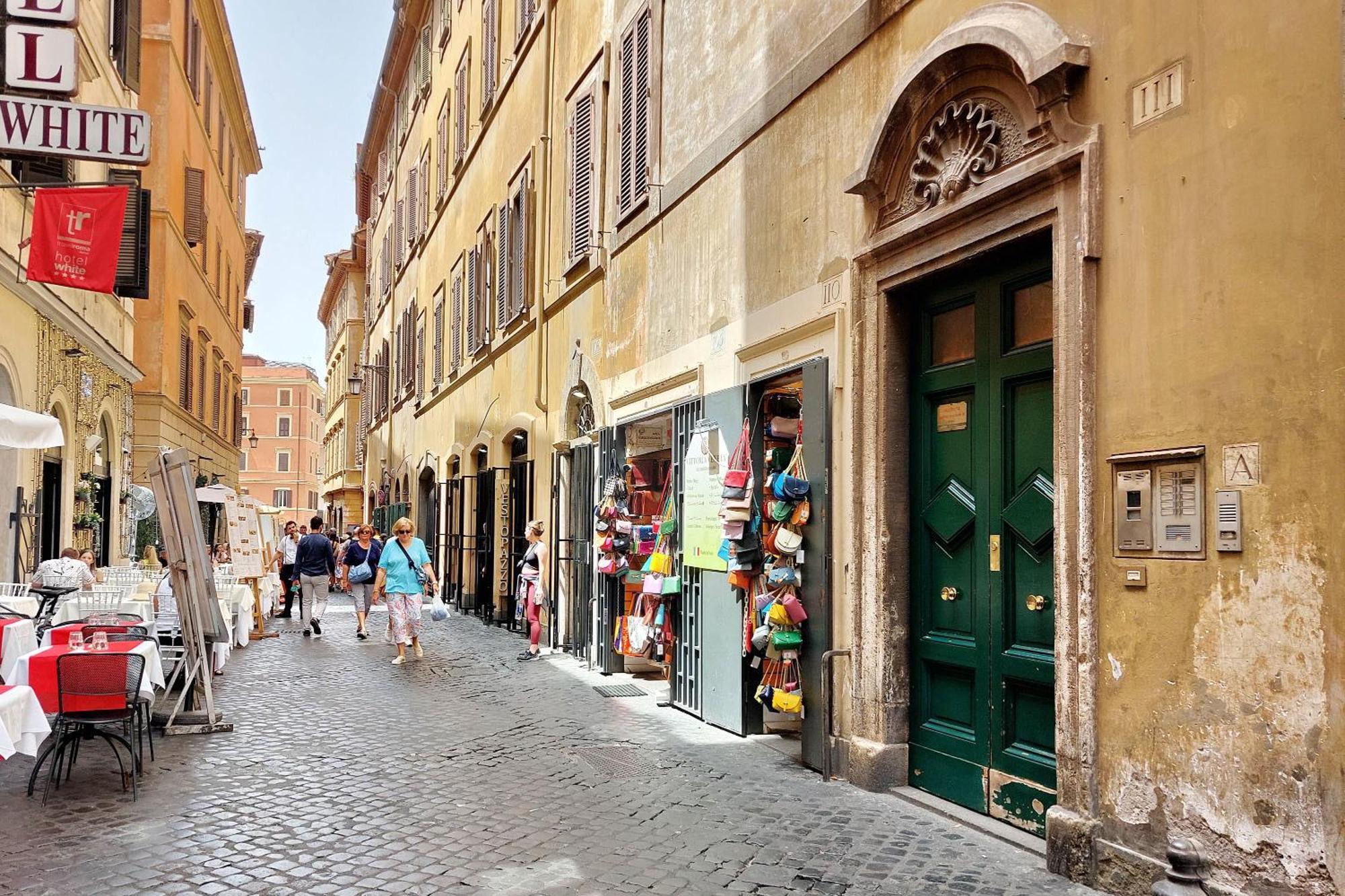 Ych-incantevole A Fontana Di Trevi Apartment *